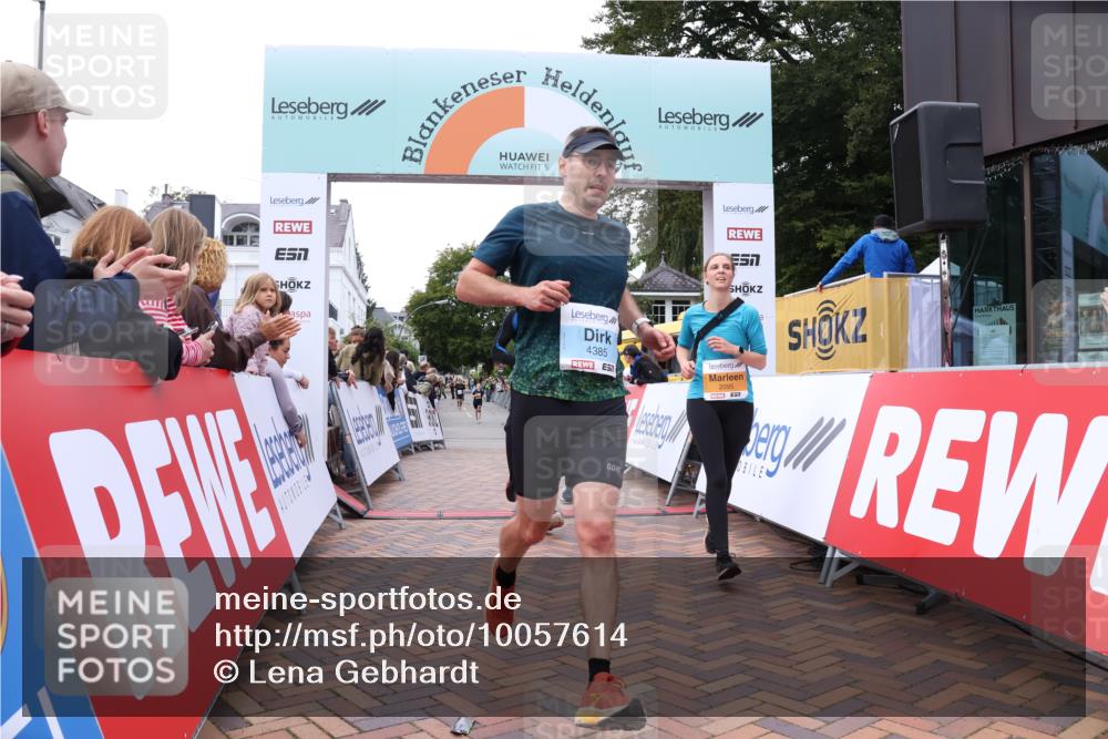 30.08.2026 - Blankeneser Heldenlauf Lena Gebhardt http://msf.ph/oto/10057614 30.08.2026 12:18:15 Ziel 2094, 2095, 2231, 4211, 4385 meine-sportfotos.de