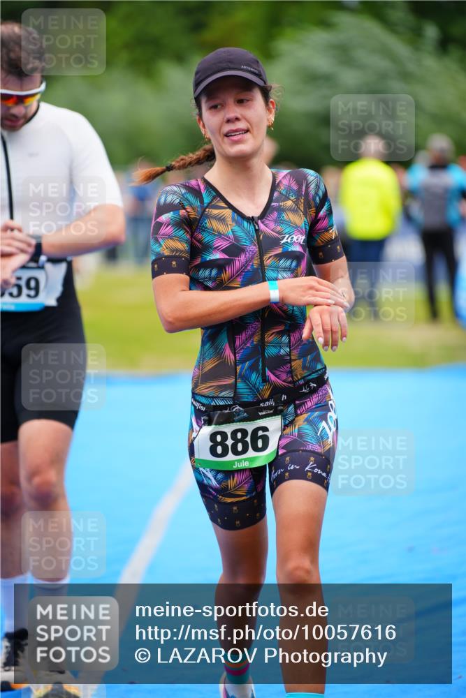 30.08.2026 - Elbe Triathlon Hamburg LAZAROV Photography http://msf.ph/oto/10057616 30.08.2026 11:20:45 Ziel 886, 1059 meine-sportfotos.de