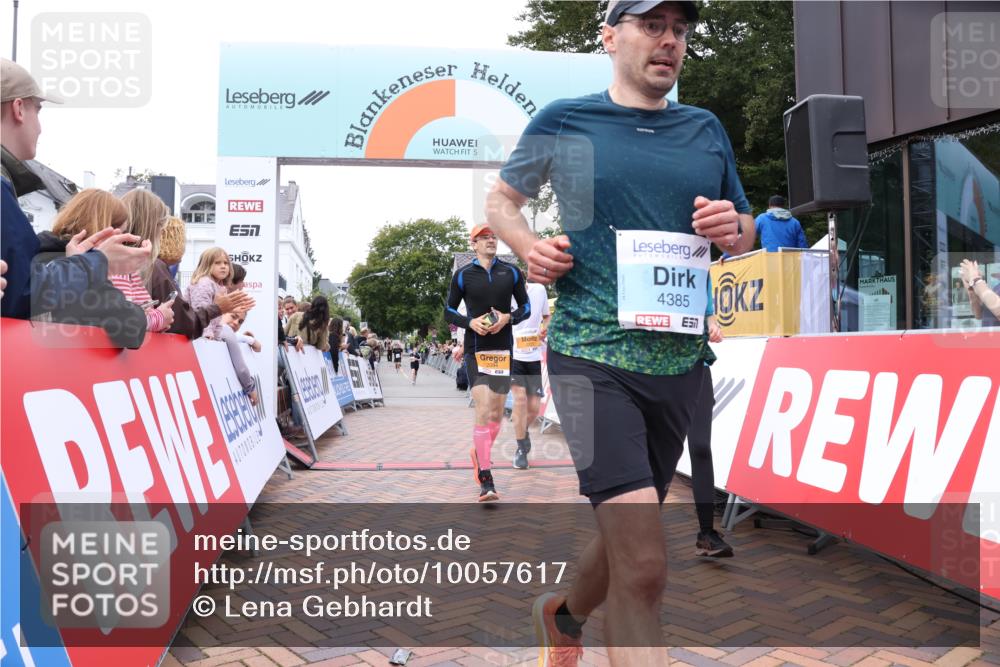 30.08.2026 - Blankeneser Heldenlauf Lena Gebhardt http://msf.ph/oto/10057617 30.08.2026 12:18:15 Ziel 2094, 2095, 2231, 4211, 4385 meine-sportfotos.de