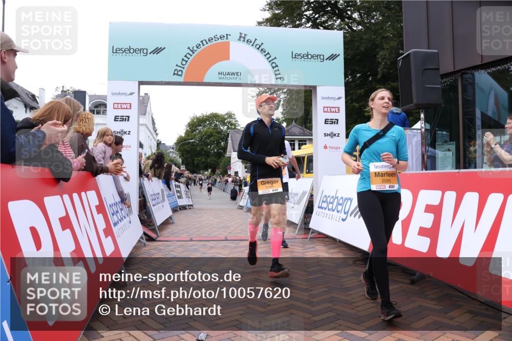 30.08.2026 - Blankeneser Heldenlauf Lena Gebhardt http://msf.ph/oto/10057620 30.08.2026 12:18:15 Ziel 2094, 2095, 2231, 4211, 4385 meine-sportfotos.de