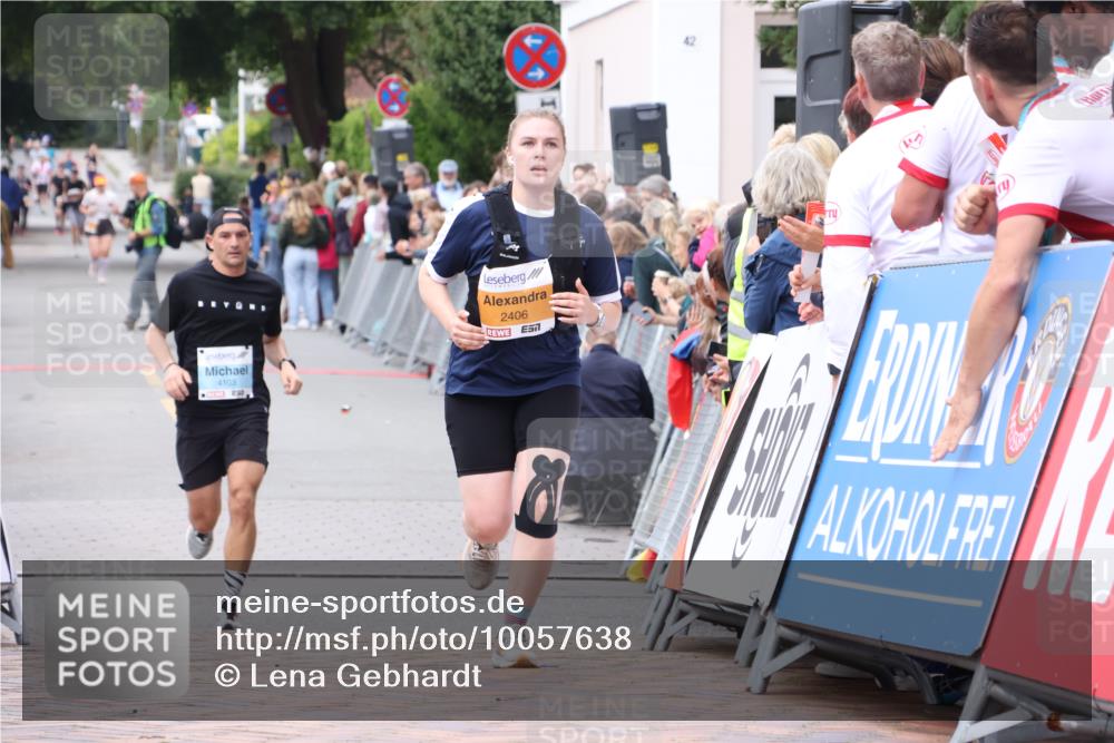 30.08.2026 - Blankeneser Heldenlauf Lena Gebhardt http://msf.ph/oto/10057638 30.08.2026 12:18:21 Ziel 2094, 2095, 2231, 2406, 4103, 4385 meine-sportfotos.de