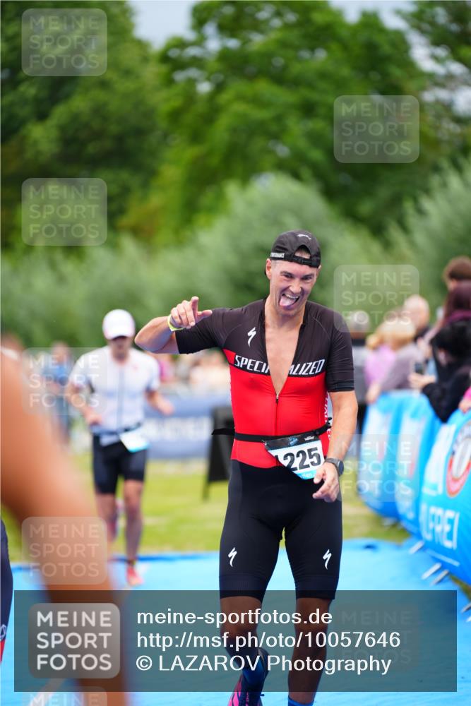 30.08.2026 - Elbe Triathlon Hamburg LAZAROV Photography http://msf.ph/oto/10057646 30.08.2026 11:21:04 Ziel 735, 1100, 1212, 1225, 1276 meine-sportfotos.de