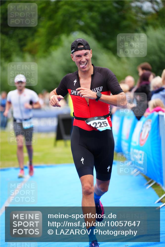 30.08.2026 - Elbe Triathlon Hamburg LAZAROV Photography http://msf.ph/oto/10057647 30.08.2026 11:21:04 Ziel 735, 1100, 1212, 1225, 1276 meine-sportfotos.de