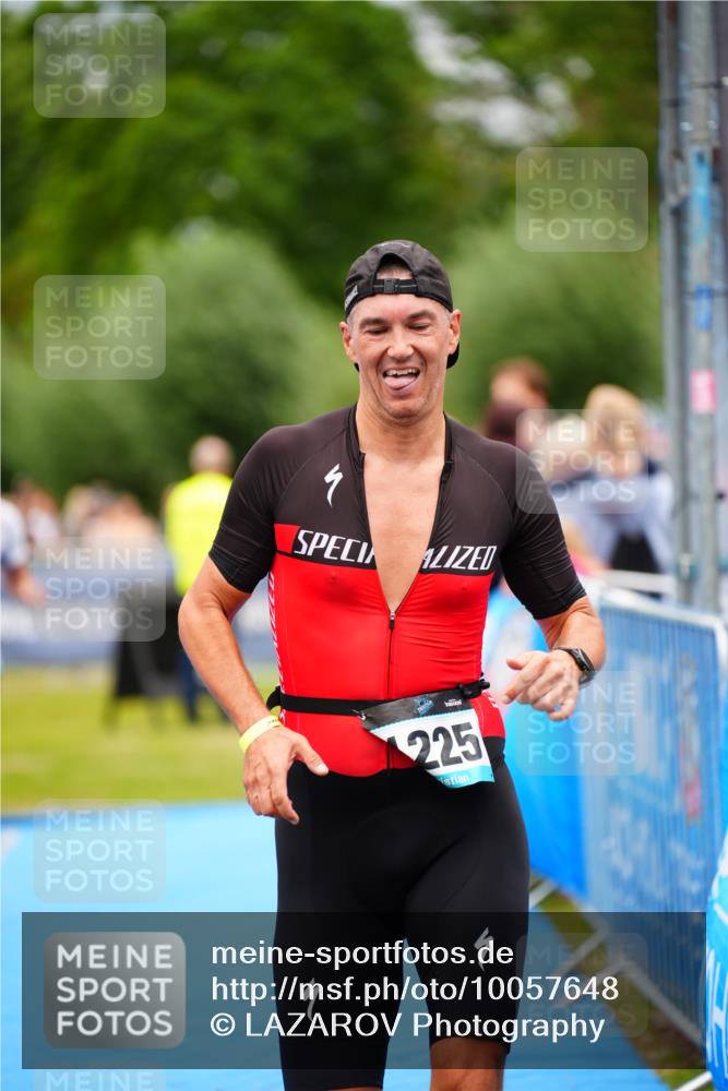 30.08.2026 - Elbe Triathlon Hamburg LAZAROV Photography http://msf.ph/oto/10057648 30.08.2026 11:21:05 Ziel 735, 1100, 1212, 1225, 1276 meine-sportfotos.de