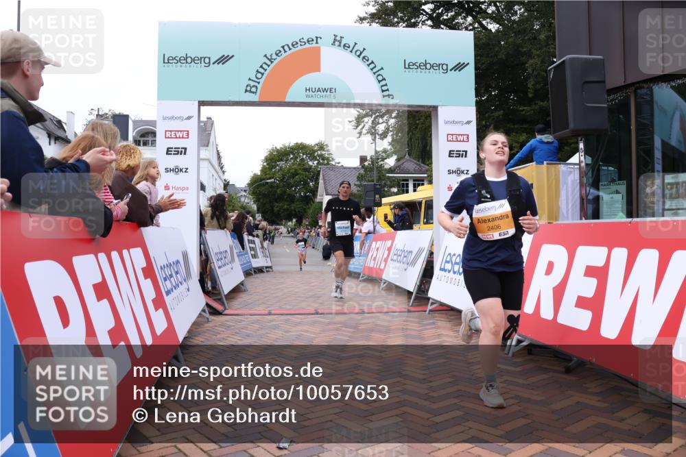 30.08.2026 - Blankeneser Heldenlauf Lena Gebhardt http://msf.ph/oto/10057653 30.08.2026 12:18:25 Ziel 2406, 4103, 4337 meine-sportfotos.de