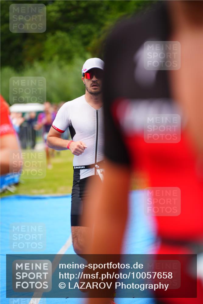30.08.2026 - Elbe Triathlon Hamburg LAZAROV Photography http://msf.ph/oto/10057658 30.08.2026 11:21:07 Ziel 999, 1100, 1225, 1276 meine-sportfotos.de
