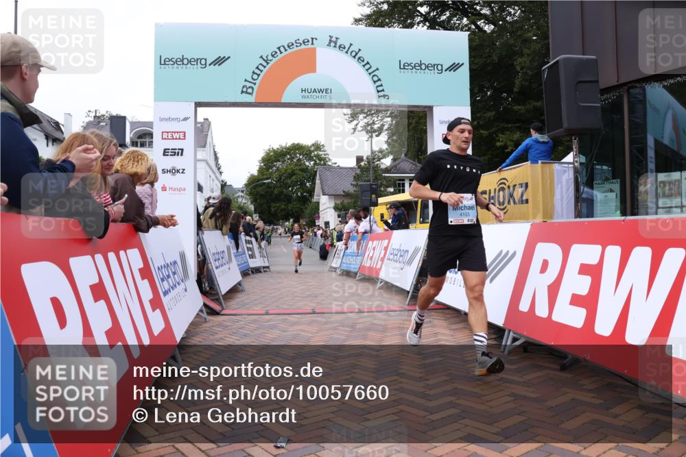 30.08.2026 - Blankeneser Heldenlauf Lena Gebhardt http://msf.ph/oto/10057660 30.08.2026 12:18:26 Ziel 2406, 4103, 4337 meine-sportfotos.de