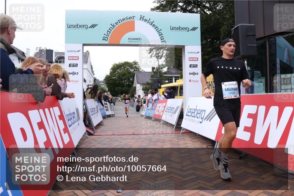 30.08.2026 - Blankeneser Heldenlauf Lena Gebhardt http://msf.ph/oto/10057664 30.08.2026 12:18:26 Ziel 2406, 4103, 4337 meine-sportfotos.de