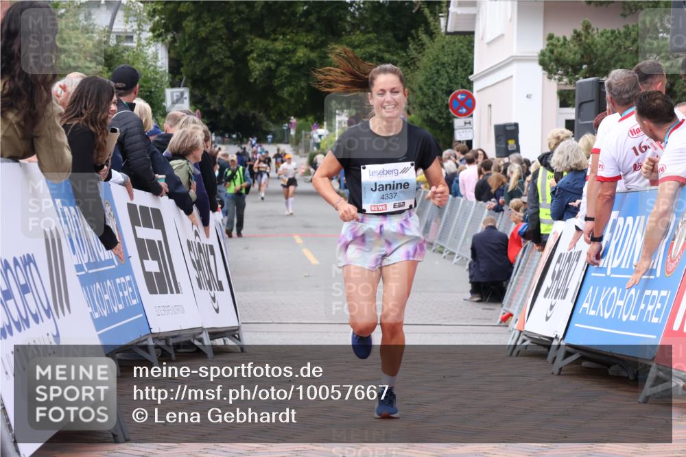 30.08.2026 - Blankeneser Heldenlauf Lena Gebhardt http://msf.ph/oto/10057667 30.08.2026 12:18:28 Ziel 2406, 4103, 4337 meine-sportfotos.de
