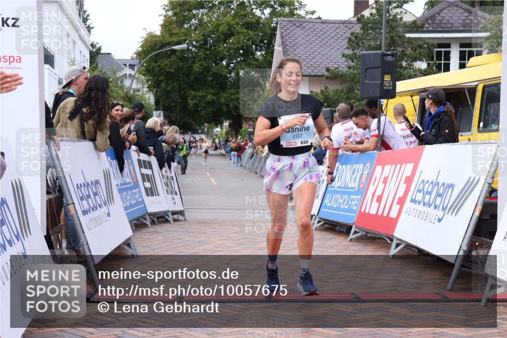 30.08.2026 - Blankeneser Heldenlauf Lena Gebhardt http://msf.ph/oto/10057675 30.08.2026 12:18:29 Ziel 2406, 4103, 4337 meine-sportfotos.de
