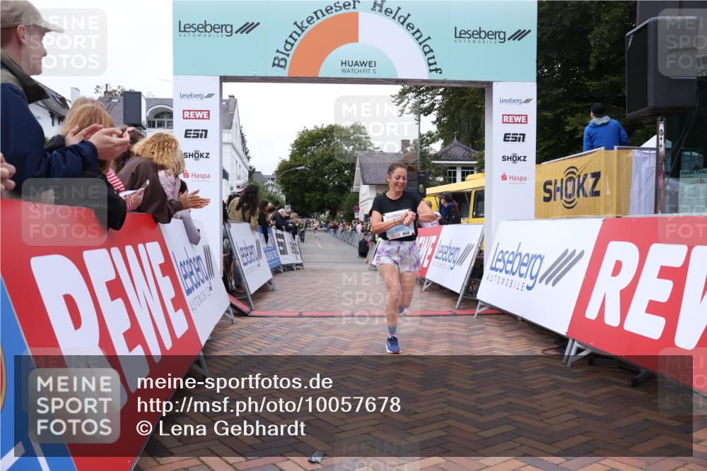 30.08.2026 - Blankeneser Heldenlauf Lena Gebhardt http://msf.ph/oto/10057678 30.08.2026 12:18:29 Ziel 2406, 4103, 4337 meine-sportfotos.de