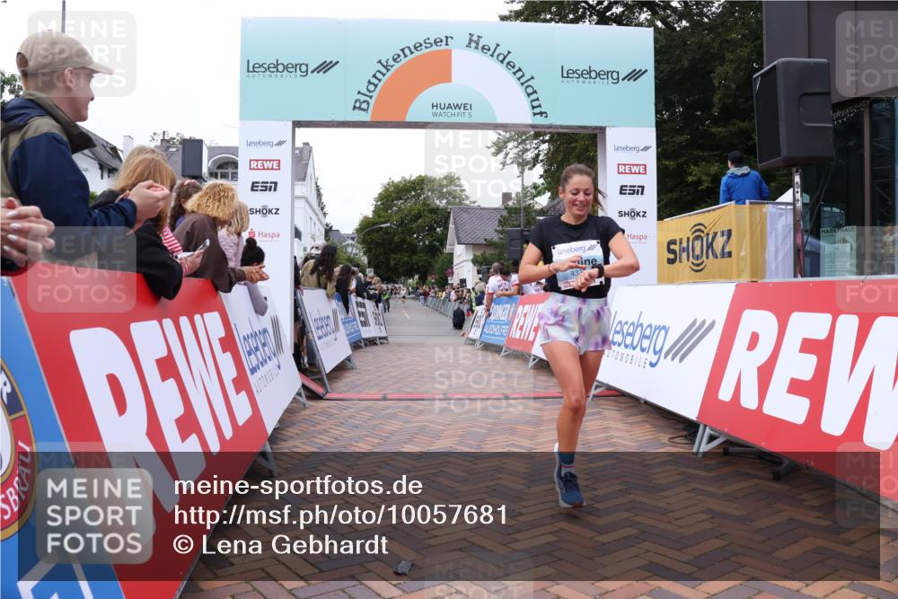 30.08.2026 - Blankeneser Heldenlauf Lena Gebhardt http://msf.ph/oto/10057681 30.08.2026 12:18:30 Ziel 2406, 4103, 4337 meine-sportfotos.de