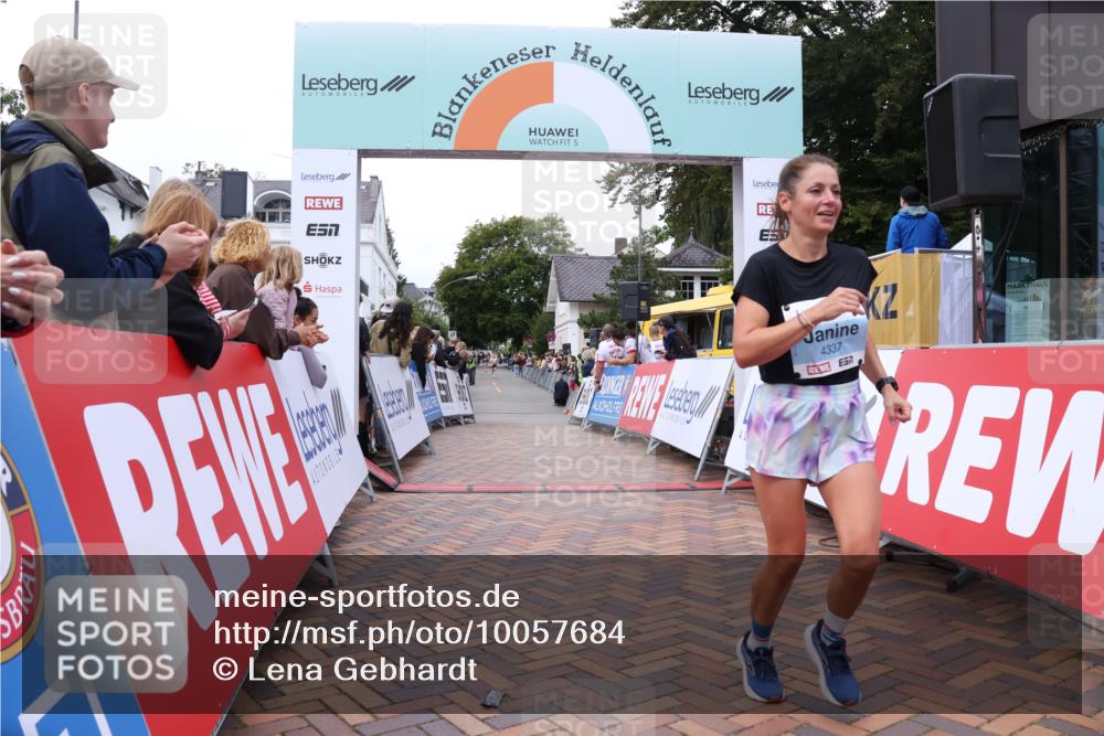 30.08.2026 - Blankeneser Heldenlauf Lena Gebhardt http://msf.ph/oto/10057684 30.08.2026 12:18:30 Ziel 2406, 4103, 4337 meine-sportfotos.de