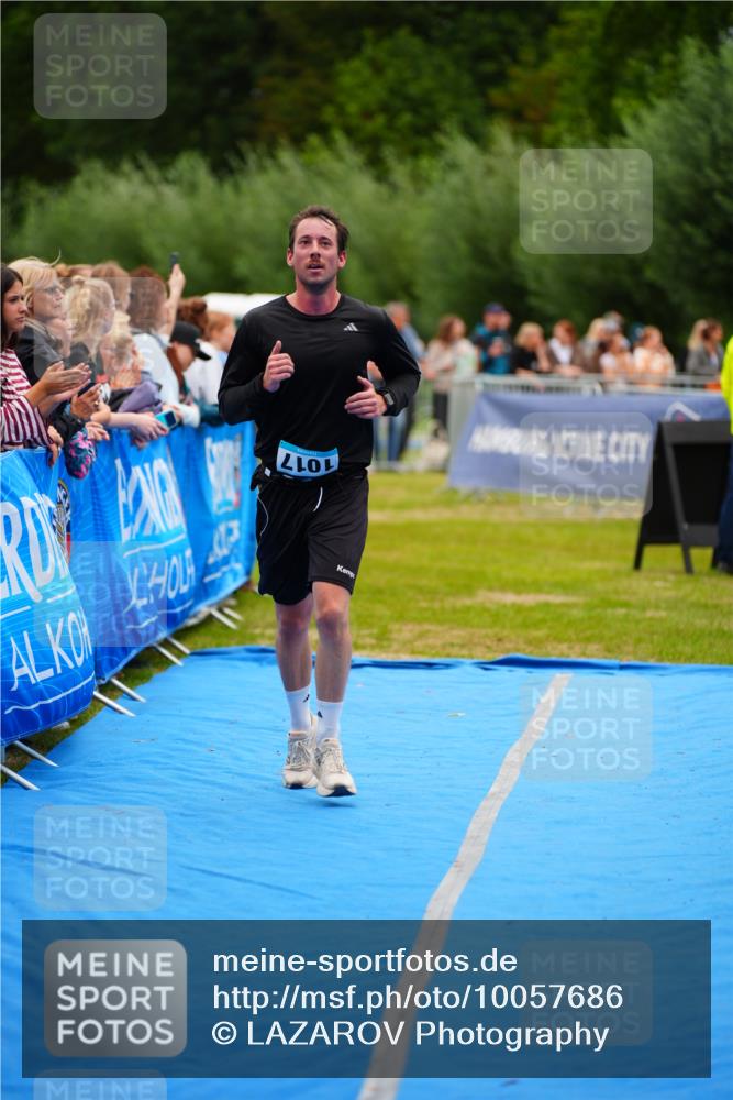 30.08.2026 - Elbe Triathlon Hamburg LAZAROV Photography http://msf.ph/oto/10057686 30.08.2026 11:21:19 Ziel 834, 1017 meine-sportfotos.de