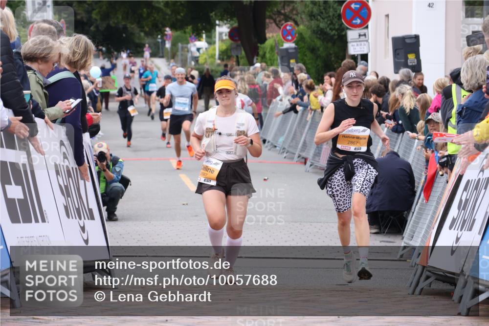 30.08.2026 - Blankeneser Heldenlauf Lena Gebhardt http://msf.ph/oto/10057688 30.08.2026 12:18:46 Ziel 2567, 2867 meine-sportfotos.de