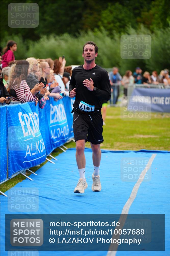 30.08.2026 - Elbe Triathlon Hamburg LAZAROV Photography http://msf.ph/oto/10057689 30.08.2026 11:21:19 Ziel 834, 1017 meine-sportfotos.de