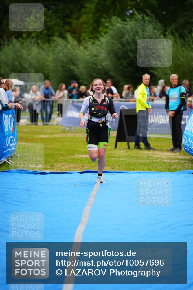 30.08.2026 - Elbe Triathlon Hamburg LAZAROV Photography http://msf.ph/oto/10057696 30.08.2026 11:21:23 Ziel 834, 1017 meine-sportfotos.de