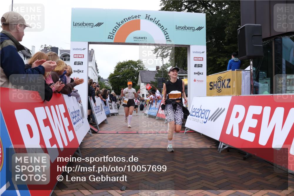 30.08.2026 - Blankeneser Heldenlauf Lena Gebhardt http://msf.ph/oto/10057699 30.08.2026 12:18:50 Ziel 2567, 2867, 4323, 4362 meine-sportfotos.de