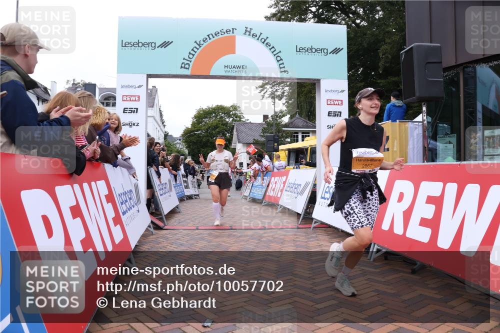 30.08.2026 - Blankeneser Heldenlauf Lena Gebhardt http://msf.ph/oto/10057702 30.08.2026 12:18:50 Ziel 2567, 2867, 4323, 4362 meine-sportfotos.de