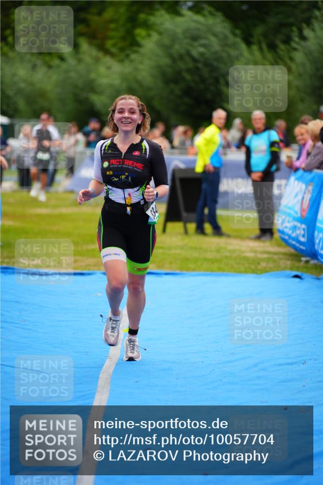 30.08.2026 - Elbe Triathlon Hamburg LAZAROV Photography http://msf.ph/oto/10057704 30.08.2026 11:21:24 Ziel 834 meine-sportfotos.de