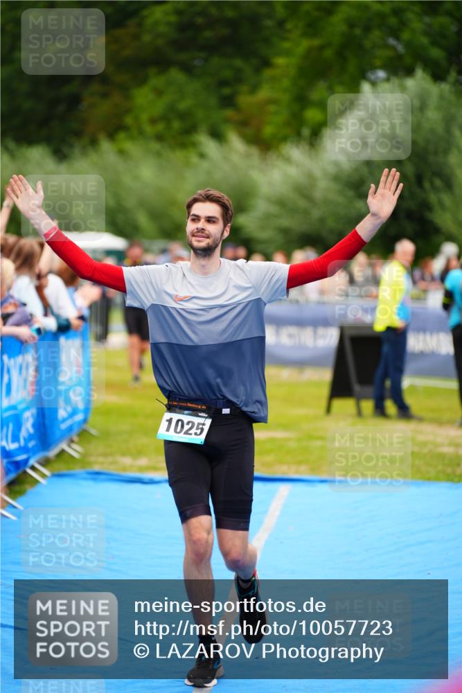 30.08.2026 - Elbe Triathlon Hamburg LAZAROV Photography http://msf.ph/oto/10057723 30.08.2026 11:21:37 Ziel 400, 540, 591, 1025 meine-sportfotos.de