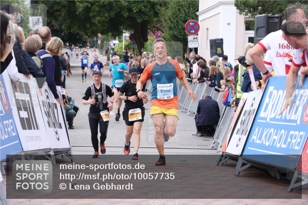 30.08.2026 - Blankeneser Heldenlauf Lena Gebhardt http://msf.ph/oto/10057735 30.08.2026 12:18:58 Ziel 2567, 4271, 4323, 4362 meine-sportfotos.de