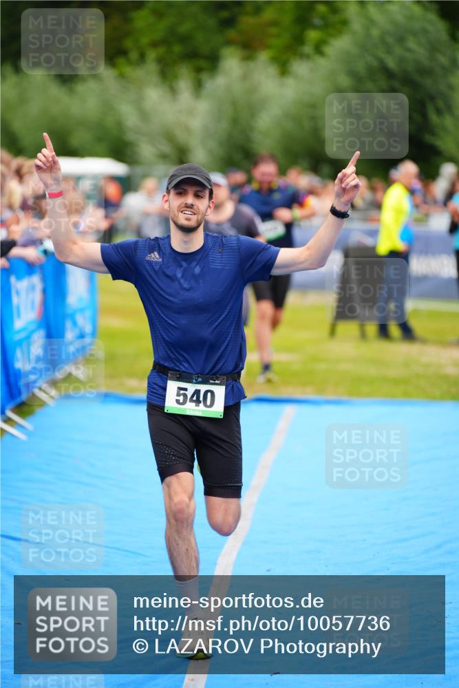 30.08.2026 - Elbe Triathlon Hamburg LAZAROV Photography http://msf.ph/oto/10057736 30.08.2026 11:21:42 Ziel 283, 400, 540 meine-sportfotos.de