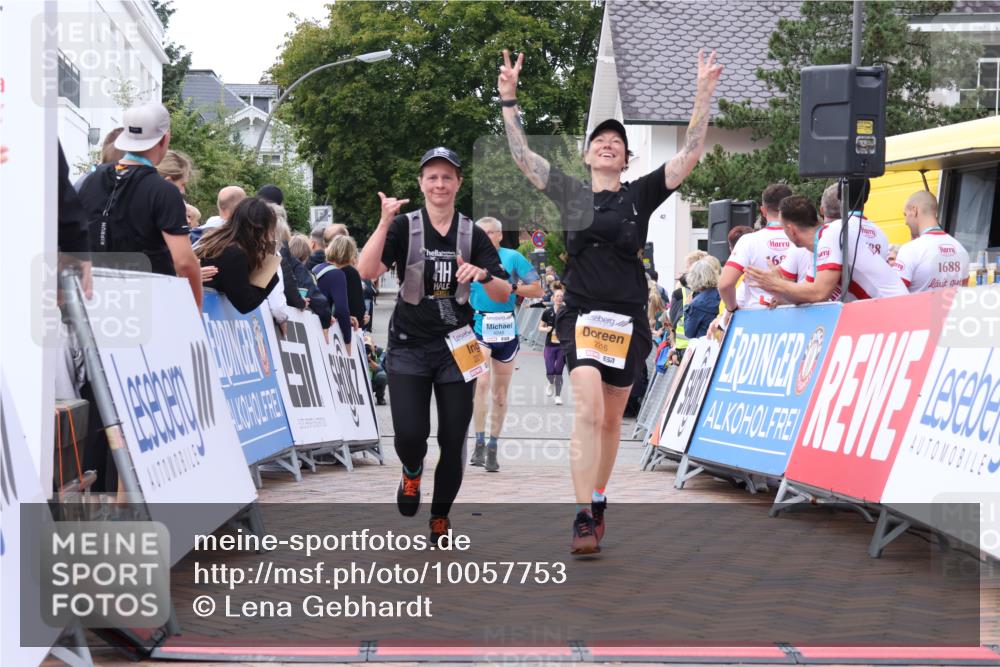 30.08.2026 - Blankeneser Heldenlauf Lena Gebhardt http://msf.ph/oto/10057753 30.08.2026 12:19:03 Ziel 2216, 2217, 4248, 4271 meine-sportfotos.de