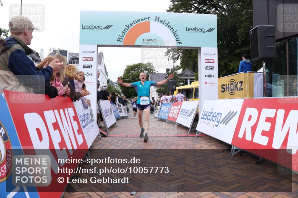 30.08.2026 - Blankeneser Heldenlauf Lena Gebhardt http://msf.ph/oto/10057773 30.08.2026 12:19:07 Ziel 2216, 2217, 4082, 4248, 4271 meine-sportfotos.de