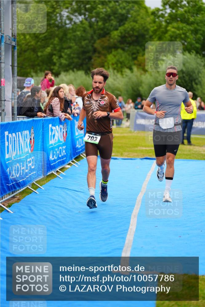 30.08.2026 - Elbe Triathlon Hamburg LAZAROV Photography http://msf.ph/oto/10057786 30.08.2026 11:22:06 Ziel 703, 1113 meine-sportfotos.de