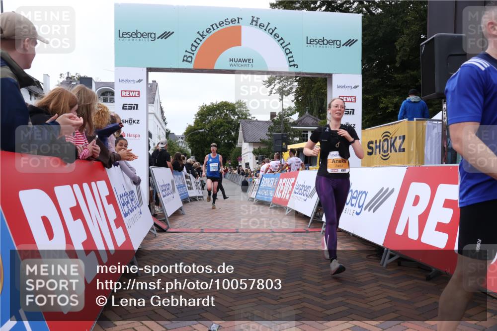 30.08.2026 - Blankeneser Heldenlauf Lena Gebhardt http://msf.ph/oto/10057803 30.08.2026 12:19:13 Ziel 2493, 4082, 4248, 4357 meine-sportfotos.de