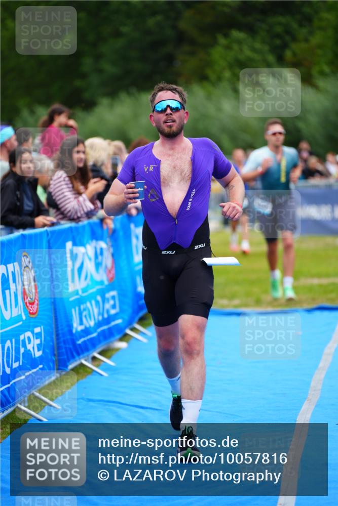 30.08.2026 - Elbe Triathlon Hamburg LAZAROV Photography http://msf.ph/oto/10057816 30.08.2026 11:22:25 Ziel 589, 1009, 1035, 1069 meine-sportfotos.de