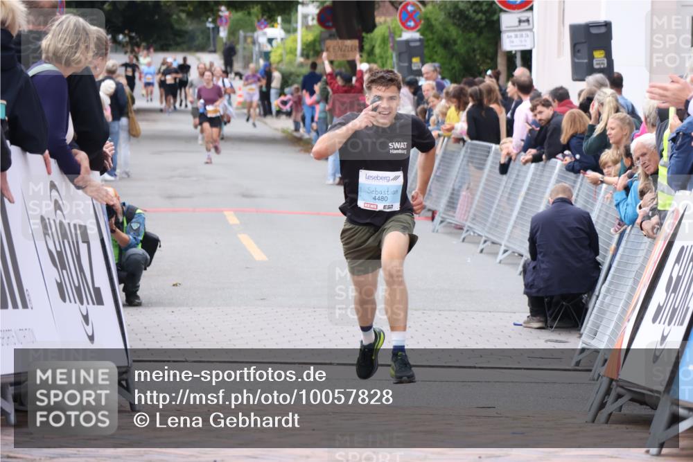 30.08.2026 - Blankeneser Heldenlauf Lena Gebhardt http://msf.ph/oto/10057828 30.08.2026 12:19:21 Ziel 4357, 4480 meine-sportfotos.de