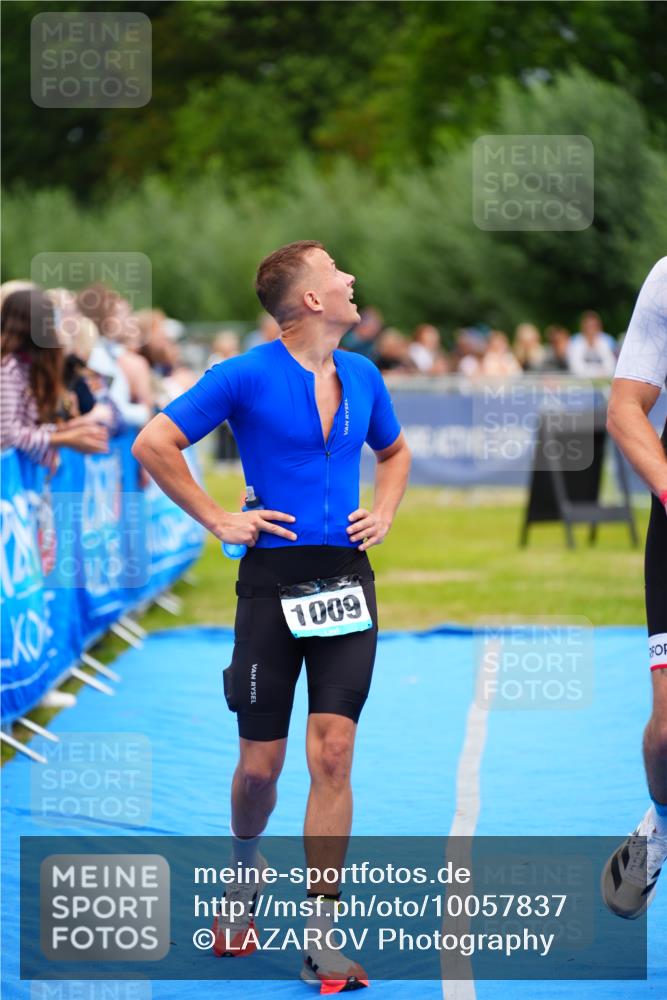30.08.2026 - Elbe Triathlon Hamburg LAZAROV Photography http://msf.ph/oto/10057837 30.08.2026 11:22:33 Ziel 1009, 1069, 1102 meine-sportfotos.de