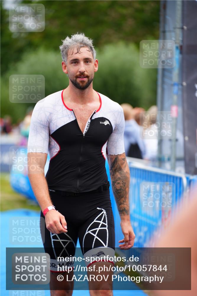 30.08.2026 - Elbe Triathlon Hamburg LAZAROV Photography http://msf.ph/oto/10057844 30.08.2026 11:22:34 Ziel 853, 1009, 1069, 1102 meine-sportfotos.de