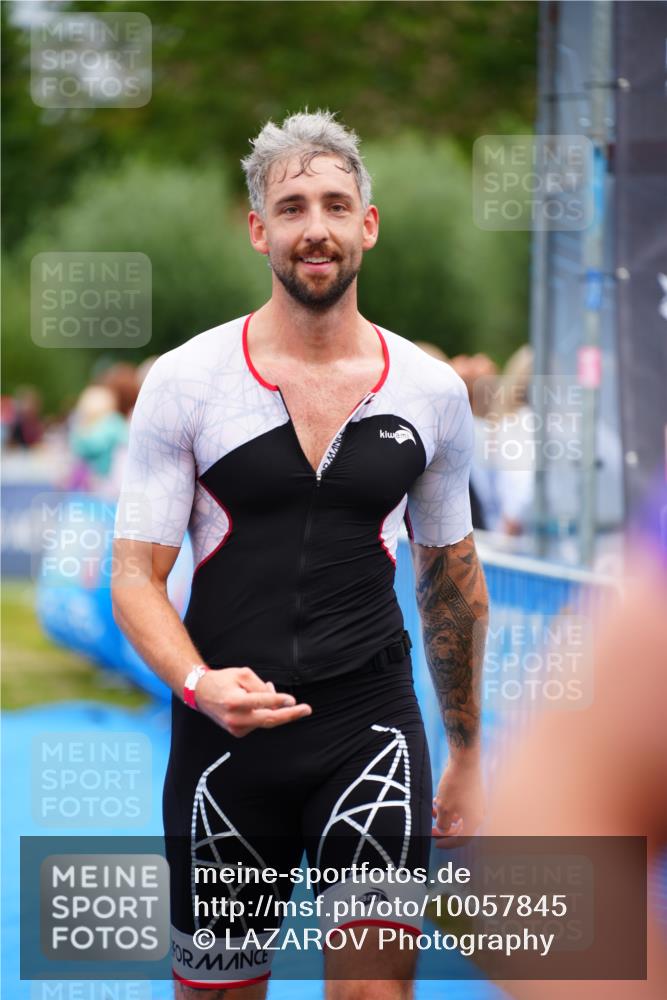 30.08.2026 - Elbe Triathlon Hamburg LAZAROV Photography http://msf.ph/oto/10057845 30.08.2026 11:22:35 Ziel 853, 1009, 1069, 1102 meine-sportfotos.de