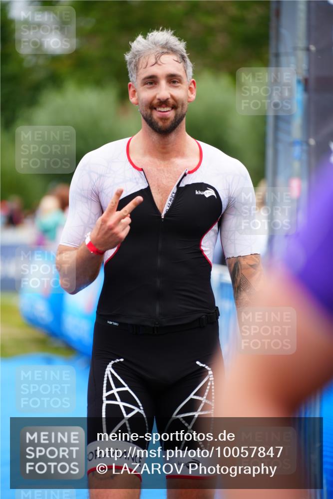 30.08.2026 - Elbe Triathlon Hamburg LAZAROV Photography http://msf.ph/oto/10057847 30.08.2026 11:22:35 Ziel 853, 1009, 1069, 1102 meine-sportfotos.de