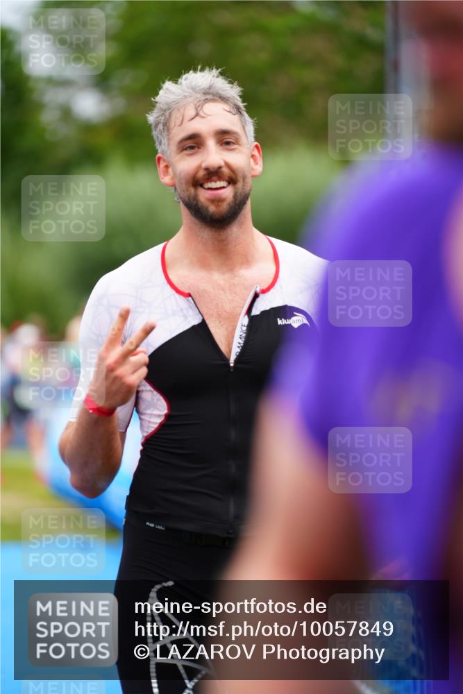 30.08.2026 - Elbe Triathlon Hamburg LAZAROV Photography http://msf.ph/oto/10057849 30.08.2026 11:22:35 Ziel 853, 1009, 1069, 1102 meine-sportfotos.de