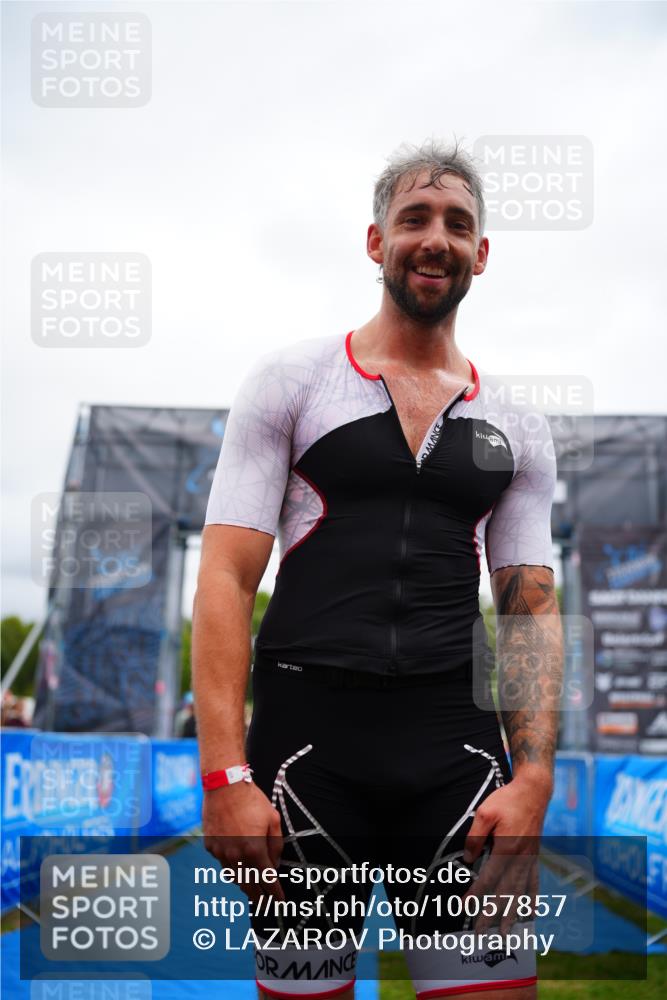 30.08.2026 - Elbe Triathlon Hamburg LAZAROV Photography http://msf.ph/oto/10057857 30.08.2026 11:22:41 Ziel 455, 853, 1210 meine-sportfotos.de