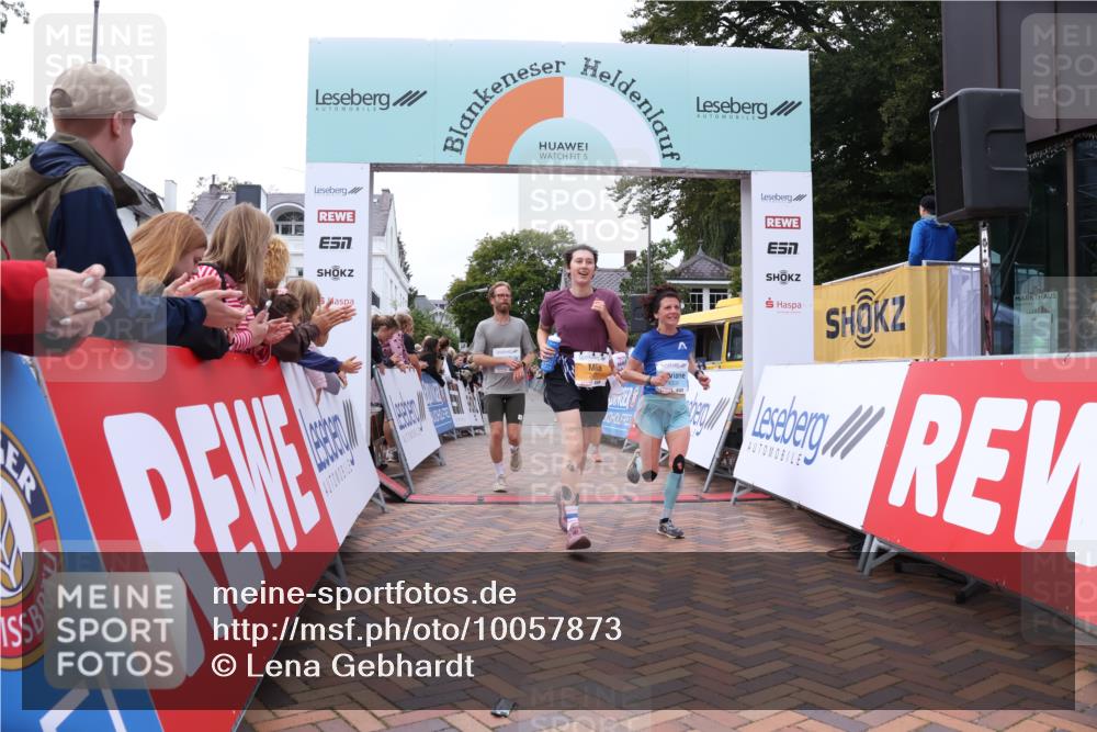 30.08.2026 - Blankeneser Heldenlauf Lena Gebhardt http://msf.ph/oto/10057873 30.08.2026 12:19:43 Ziel 2431, 2538, 4330, 4339 meine-sportfotos.de