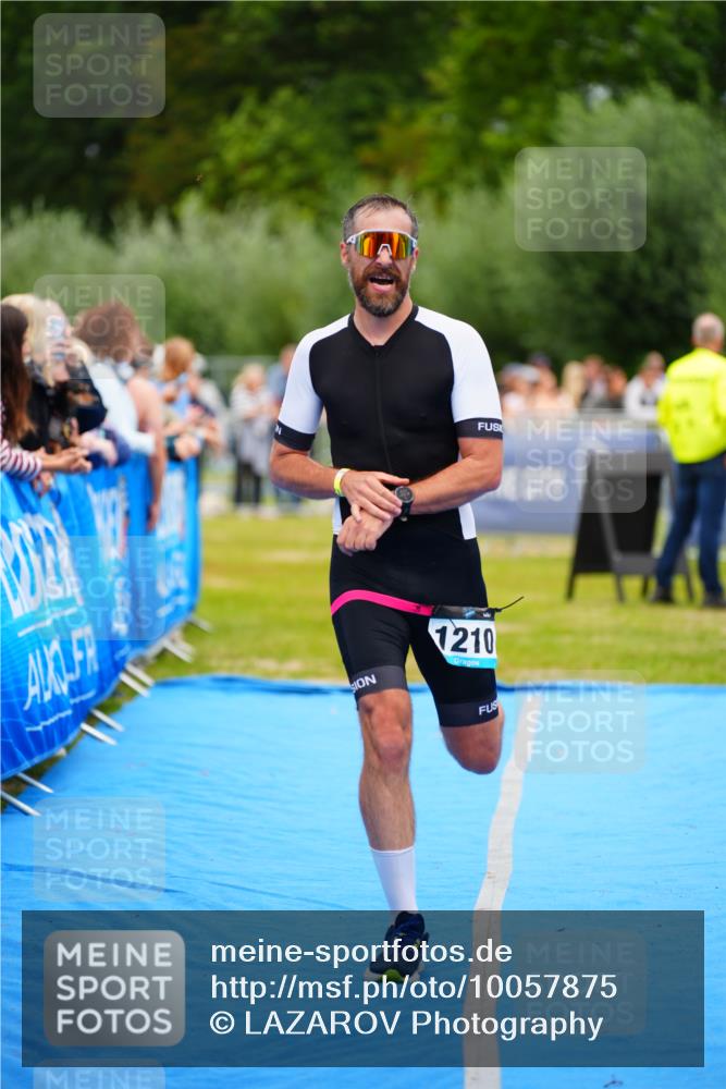 30.08.2026 - Elbe Triathlon Hamburg LAZAROV Photography http://msf.ph/oto/10057875 30.08.2026 11:22:49 Ziel 455, 1210 meine-sportfotos.de