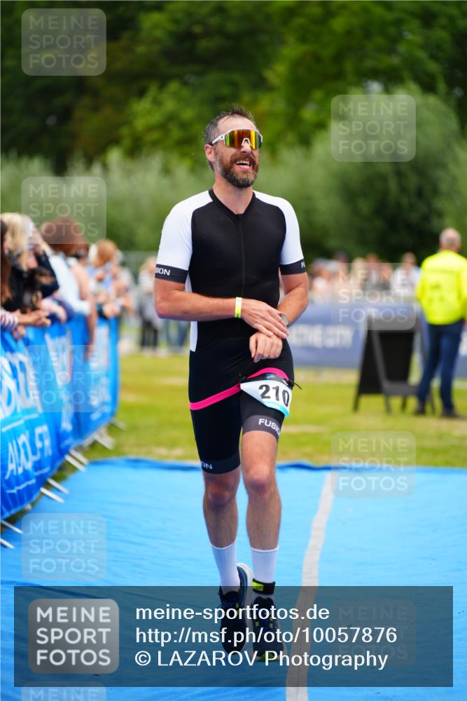 30.08.2026 - Elbe Triathlon Hamburg LAZAROV Photography http://msf.ph/oto/10057876 30.08.2026 11:22:49 Ziel 455, 1210 meine-sportfotos.de