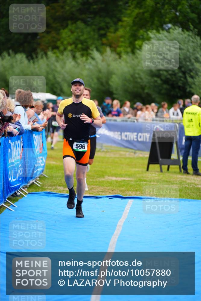 30.08.2026 - Elbe Triathlon Hamburg LAZAROV Photography http://msf.ph/oto/10057880 30.08.2026 11:23:18 Ziel 596, 1040 meine-sportfotos.de