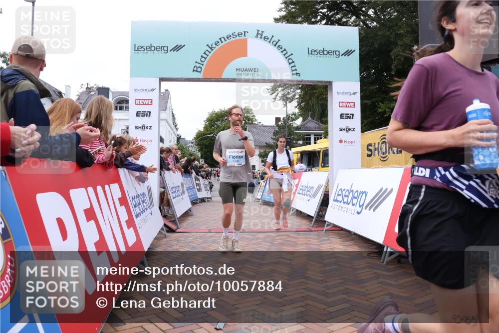 30.08.2026 - Blankeneser Heldenlauf Lena Gebhardt http://msf.ph/oto/10057884 30.08.2026 12:19:44 Ziel 2431, 2538, 4330, 4339 meine-sportfotos.de