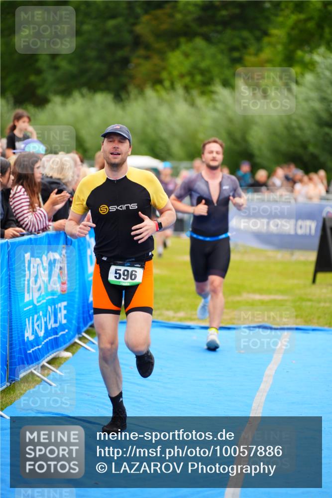 30.08.2026 - Elbe Triathlon Hamburg LAZAROV Photography http://msf.ph/oto/10057886 30.08.2026 11:23:19 Ziel 596, 693, 1040 meine-sportfotos.de