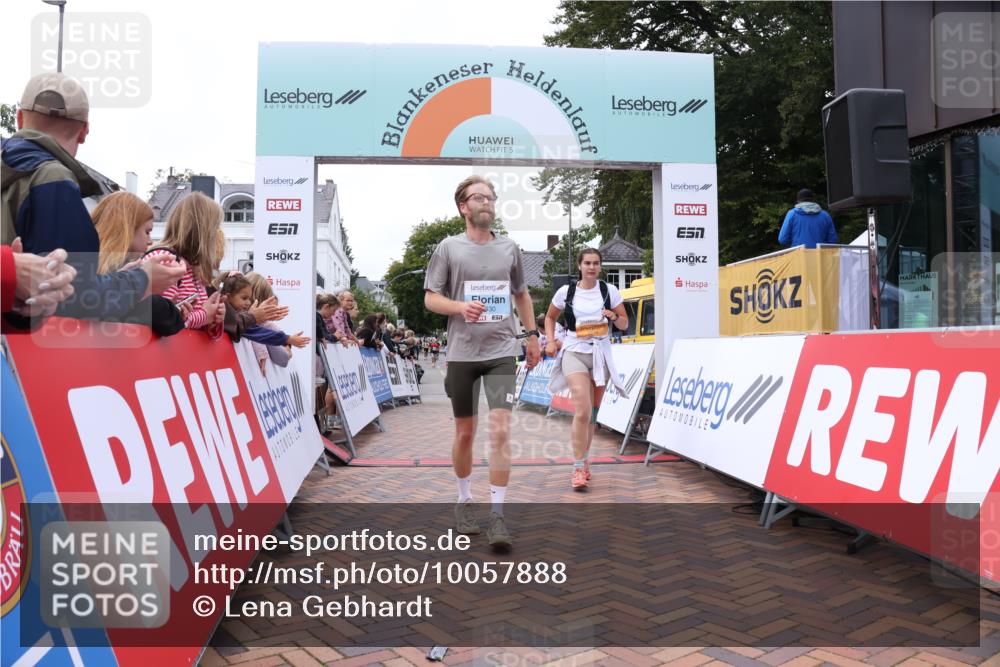 30.08.2026 - Blankeneser Heldenlauf Lena Gebhardt http://msf.ph/oto/10057888 30.08.2026 12:19:45 Ziel 2431, 2538, 4330, 4339 meine-sportfotos.de