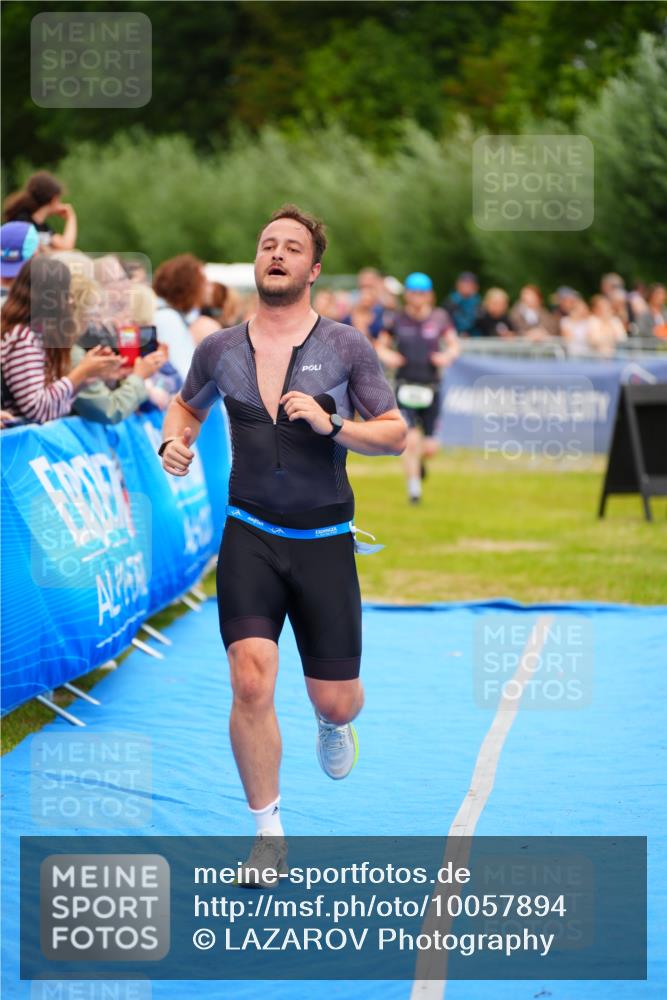 30.08.2026 - Elbe Triathlon Hamburg LAZAROV Photography http://msf.ph/oto/10057894 30.08.2026 11:23:21 Ziel 596, 693, 998, 1040, 1109 meine-sportfotos.de