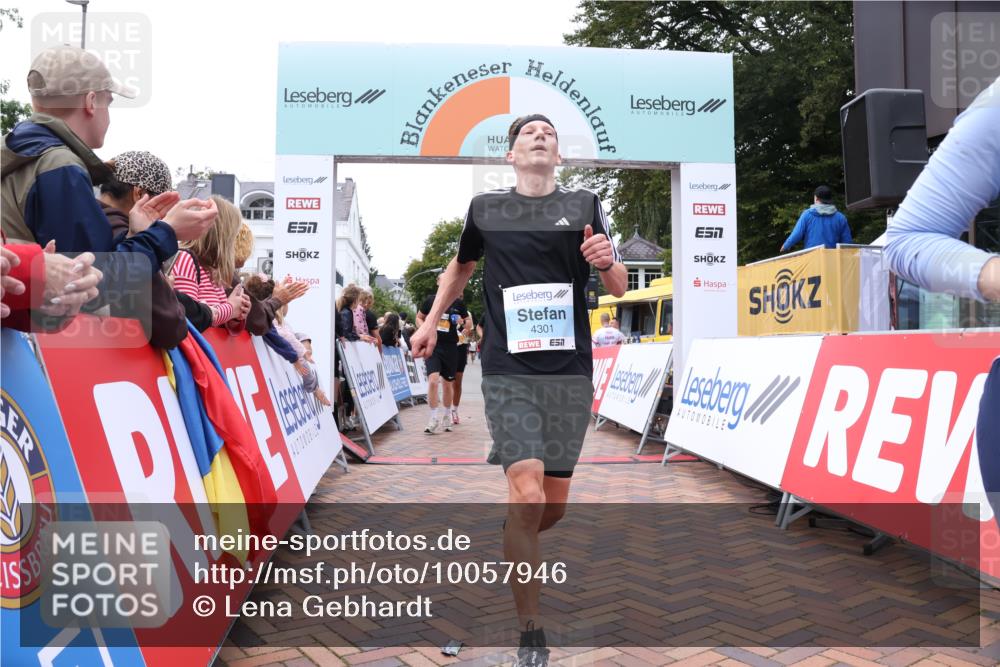 30.08.2026 - Blankeneser Heldenlauf Lena Gebhardt http://msf.ph/oto/10057946 30.08.2026 12:20:02 Ziel 2040, 2280, 2476, 2914, 2915, 4183, 4301 meine-sportfotos.de