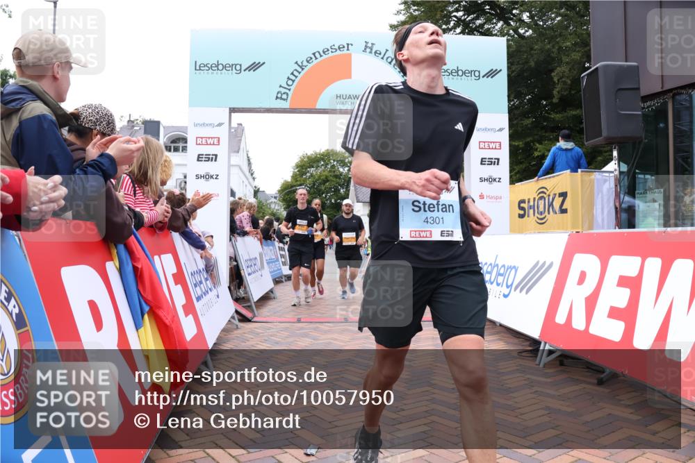 30.08.2026 - Blankeneser Heldenlauf Lena Gebhardt http://msf.ph/oto/10057950 30.08.2026 12:20:02 Ziel 2040, 2280, 2476, 2914, 2915, 4183, 4301 meine-sportfotos.de