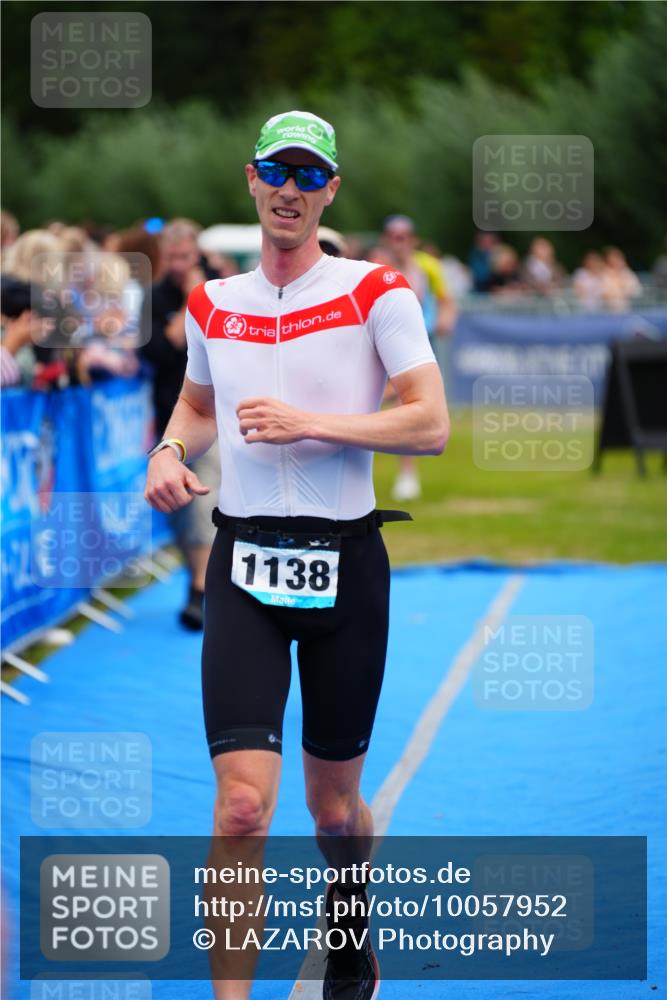 30.08.2026 - Elbe Triathlon Hamburg LAZAROV Photography http://msf.ph/oto/10057952 30.08.2026 11:23:51 Ziel 988, 1006, 1104, 1138 meine-sportfotos.de